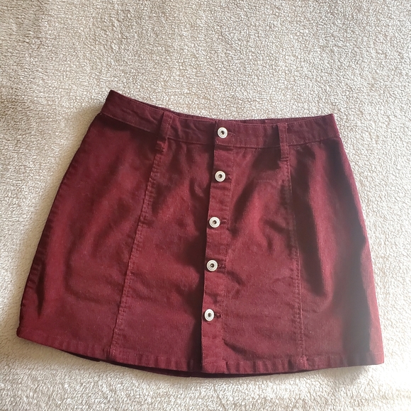 ReGeneration by Celebritiy Pink  Burgundy Corduroy Mini Skirt Preppy Academia - Picture 1 of 6